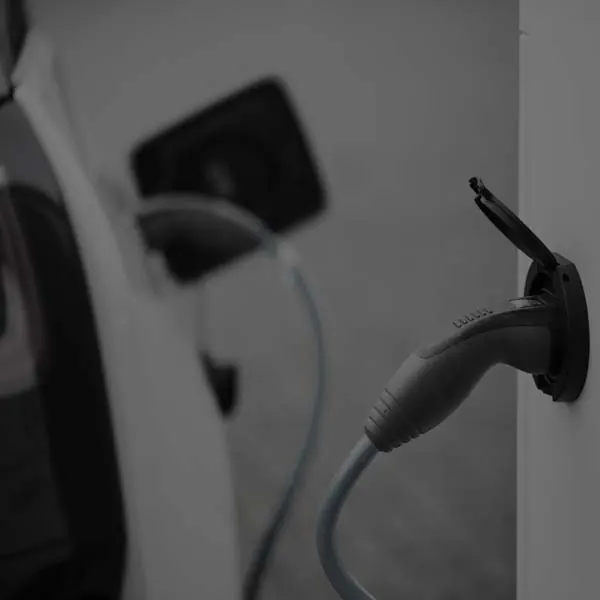 Ladekabel für ein Elektrofahrzeug an einer Wandsteckdose