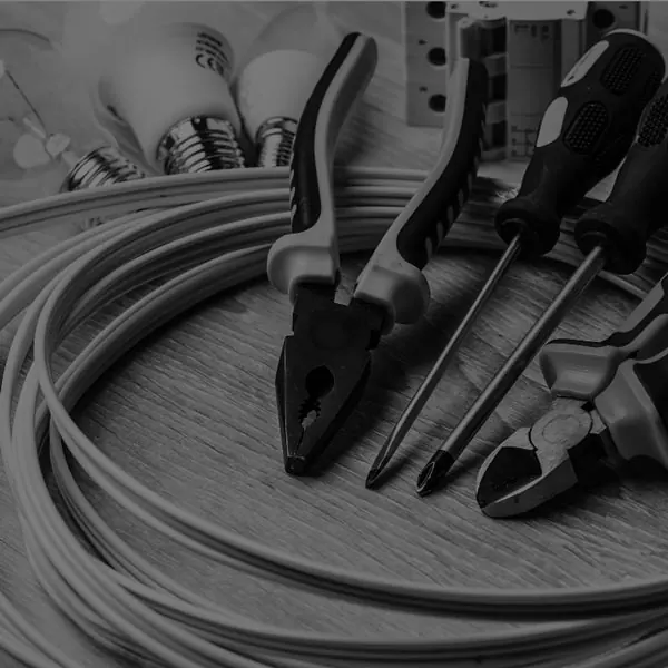 Werkzeug und Installationsmaterial für den Kundendienst